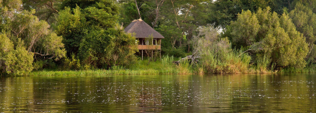 Chalets at Chundukwa River Lodge offer delightful views of the Zambezi River