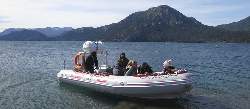 A lake excursion in the wilderness of Argentina
