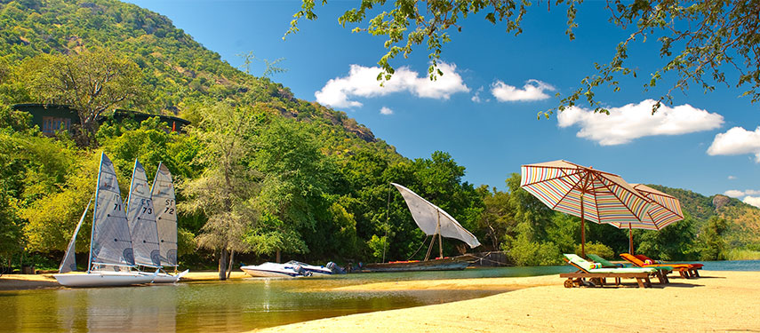 Enjoy the lake shores at Pumulani on Lake Malawi